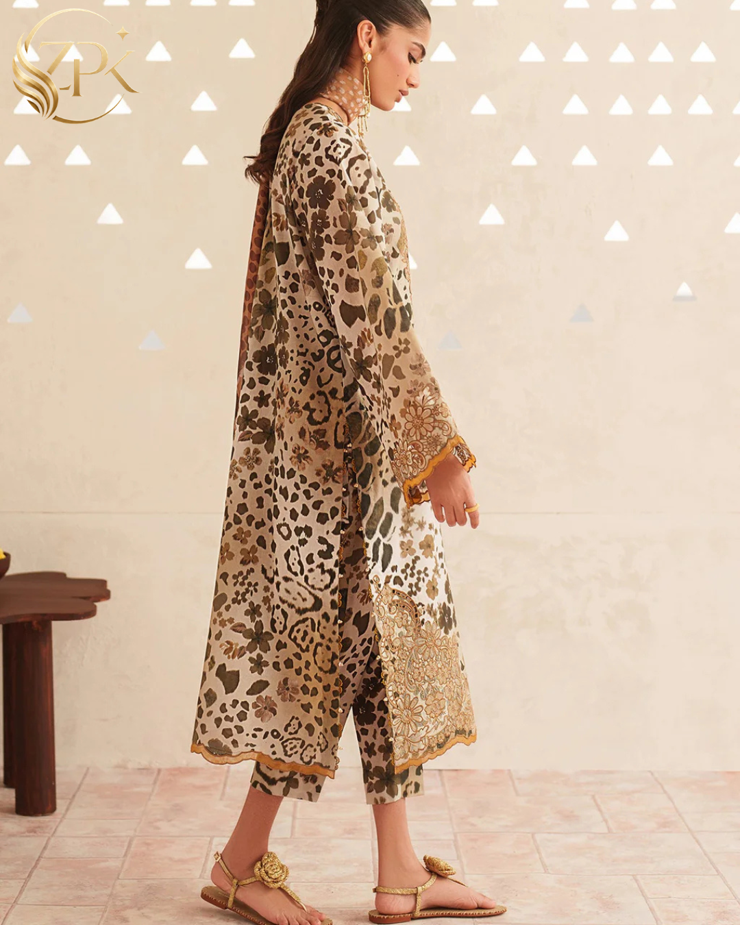 BAROQUE-3PC LAWN DIGITAL PRINTED EMB SHIRT WITH SILK PRINTED DUPATTA AND PRINTED TROUSER-ZPK-023